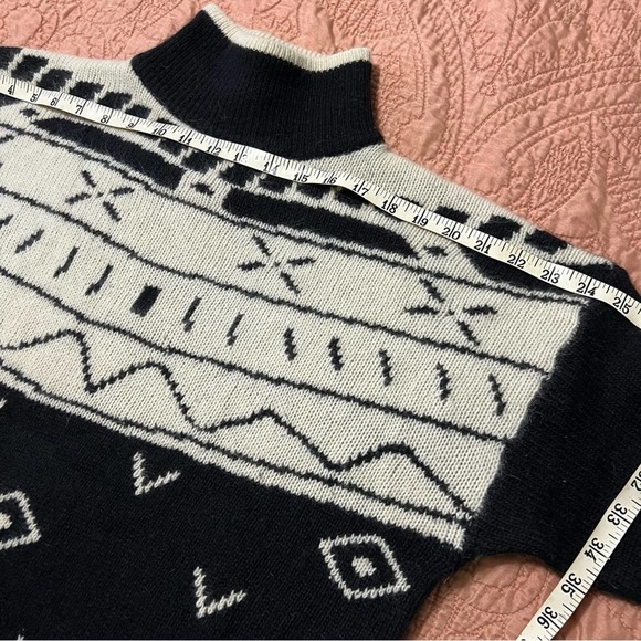 Vintage The Limited Turtleneck Sweater M - Picture 6 of 10